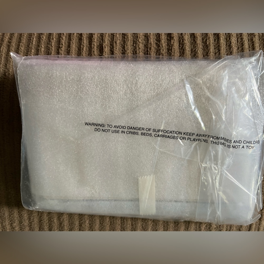 Coach Corner Zip Wristlet nwt in packaging - Picture 4 of 4